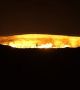 В горещата обширна пустиня Каракум до малкото селце Дервезе, Туркменистан, с население от 350 души, има дупка с диаметър около 70 метра, която гори повече от половин век. <br>Снимка : CC BY-SA 2.0