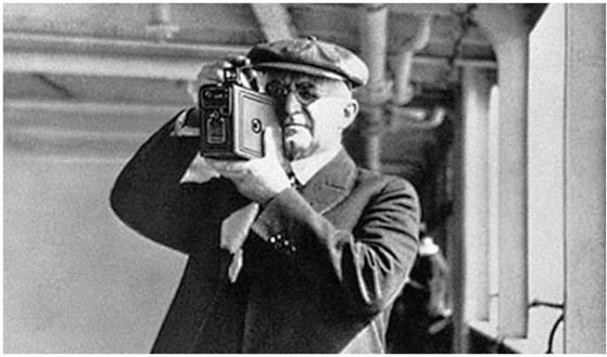 Джордж Ийстман, който направи фотоапарата достъпен за всеки