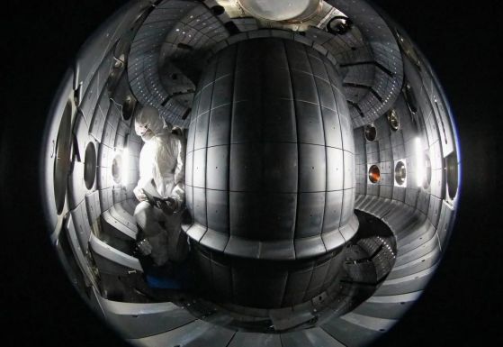 Швейцарски плазмен център Токамак, термоядрен реактор