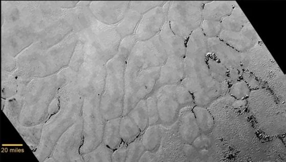 Многоъгълници, наблюдавани на Плутон