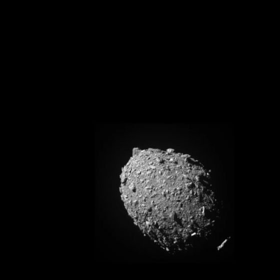 Астероид Moonlet Диморфос преди удар с DART
