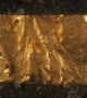 Златна плоча 11х5 см, гравирана с текст на гръцки, открита при предварителните огледи на южната част на Хераклейон. Посветена е на дарителя - Птолемей III (246-222 пр.н.е.), който е поръчал изграждането на сградата
 <br>Снимка : Franck Goddio/Hilti Foundation, photo: Christoph Gerigk